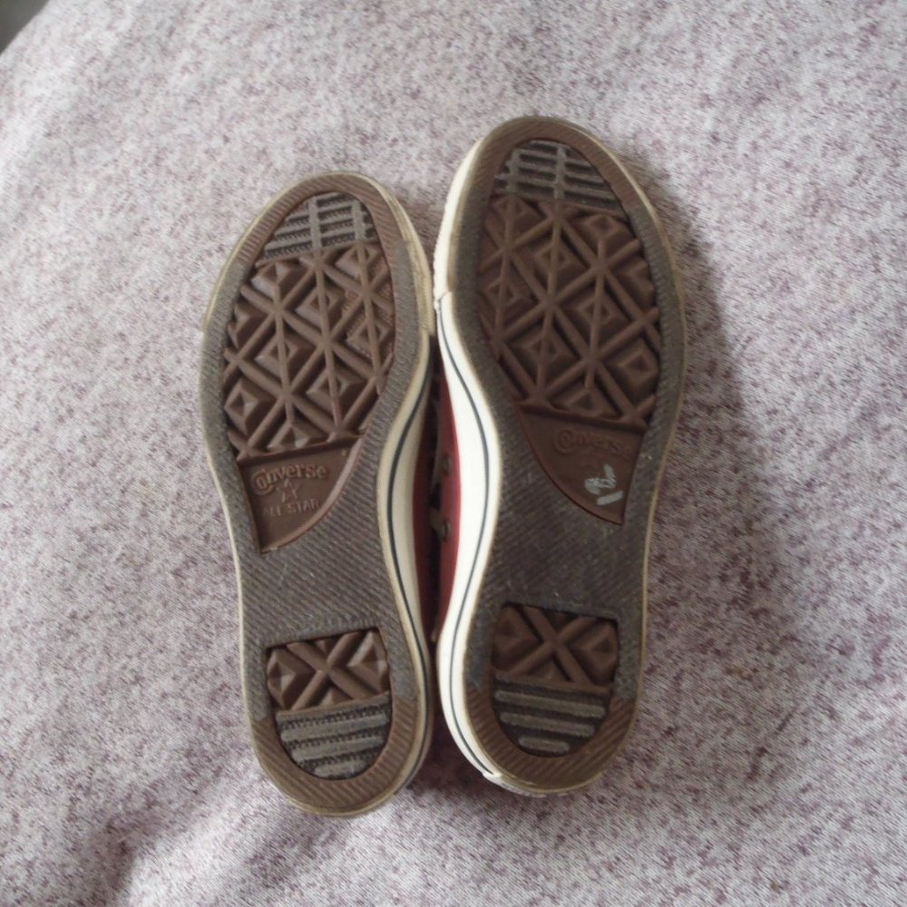 Converse Sneakers -  EUC - Picture 5 of 7